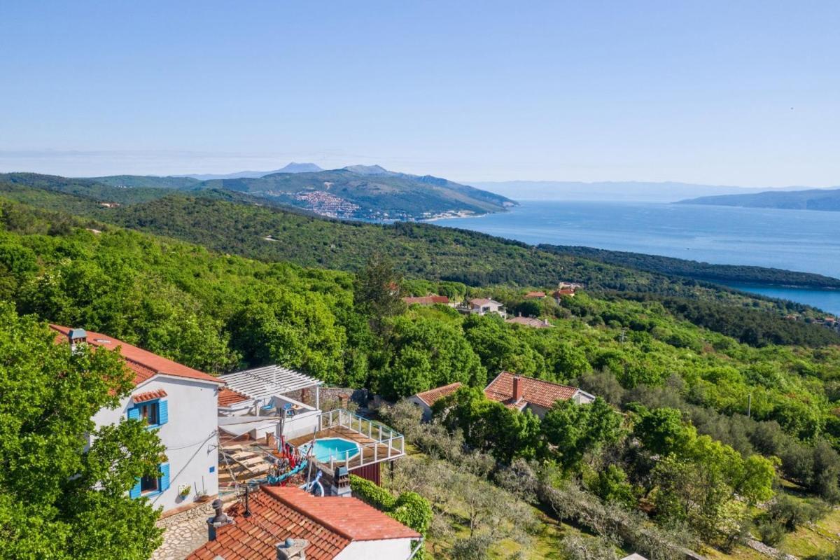 Vila Crni In Crni - Haus Fuer 6 Personen Labin  Exteriér fotografie