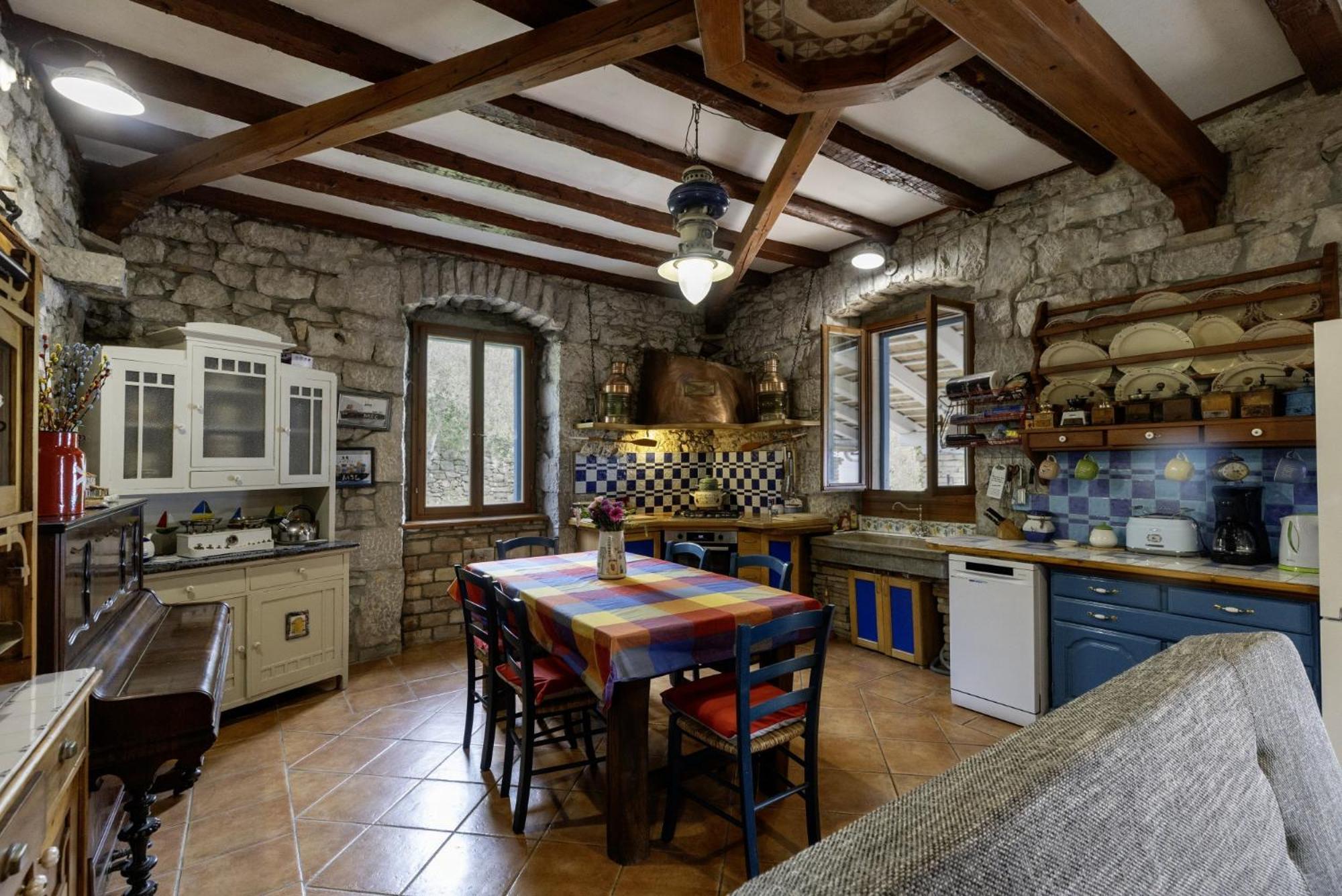 Vila Crni In Crni - Haus Fuer 6 Personen Labin  Exteriér fotografie
