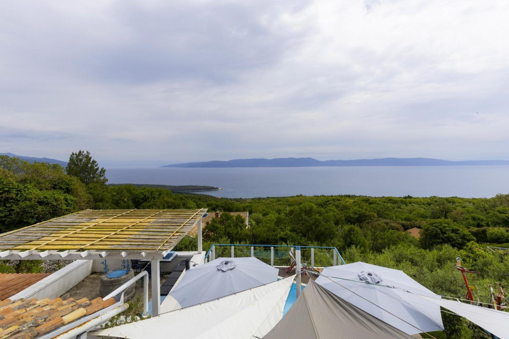Vila Crni In Crni - Haus Fuer 6 Personen Labin  Exteriér fotografie
